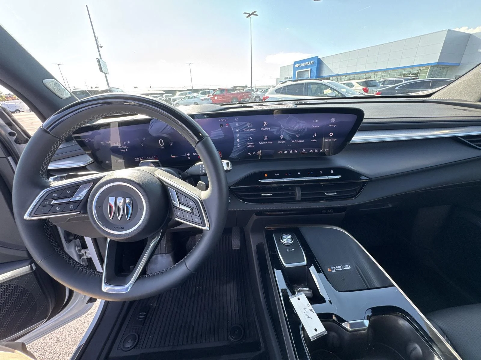 Used 2025 White Frost Tricoat Buick Avenir image 22