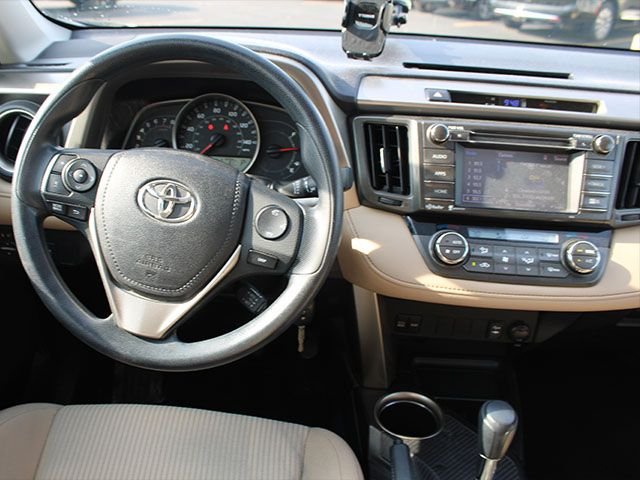 Used 2015 Pyrite Mica Toyota XLE image 11