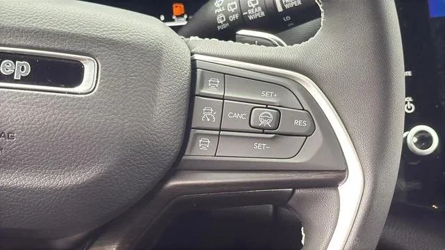 2026 Jeep Grand Cherokee Laredo - Photo 11