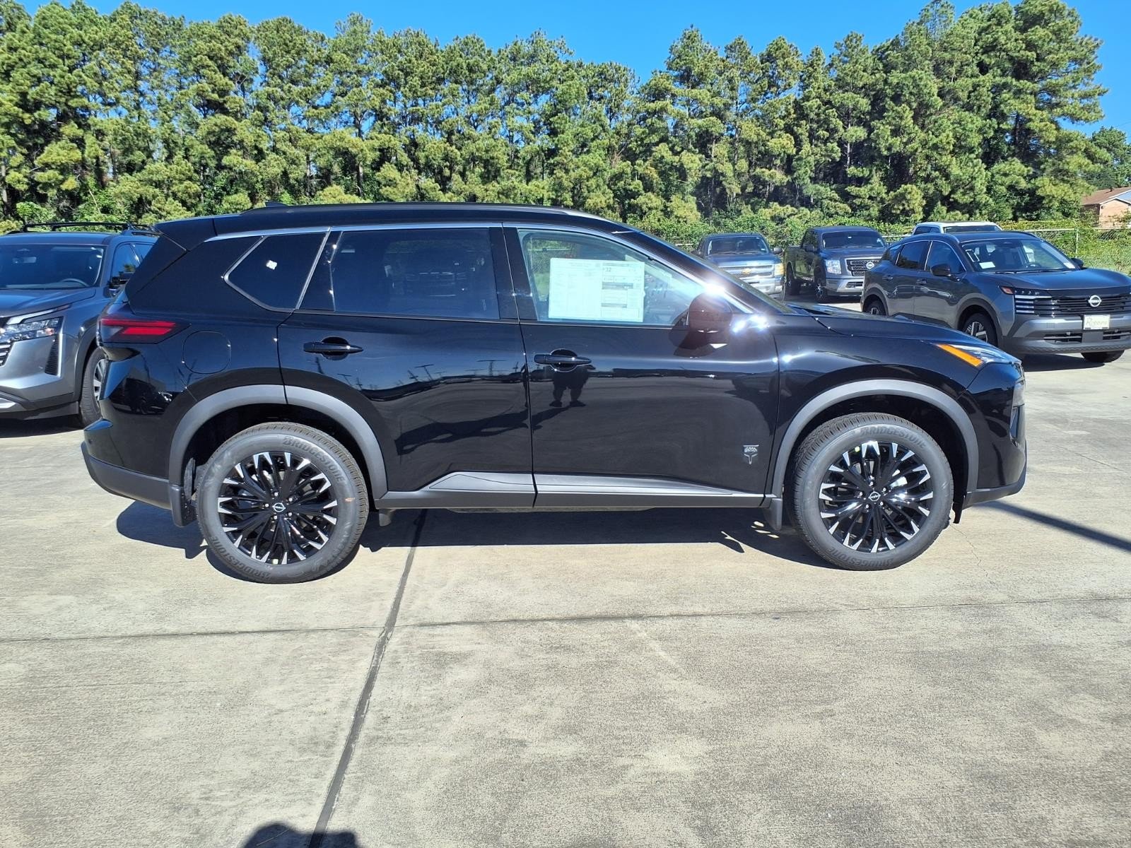 2026 Nissan Rogue photo 7 of 26