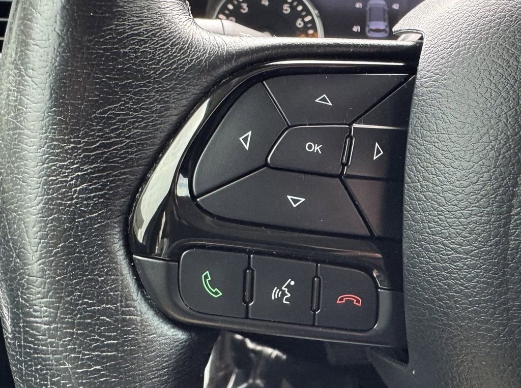 Used 2018 Gray Jeep Latitude image 18