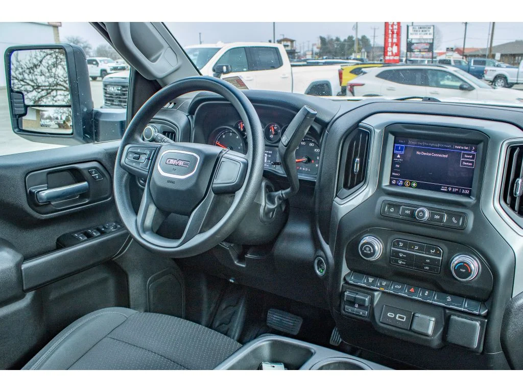 2025 GMC Sierra 3500HD Pro - Photo 18