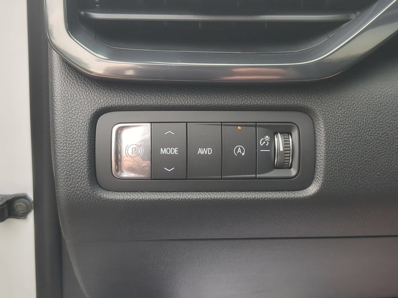 New 2026 Summit White GMC AT4 image 18