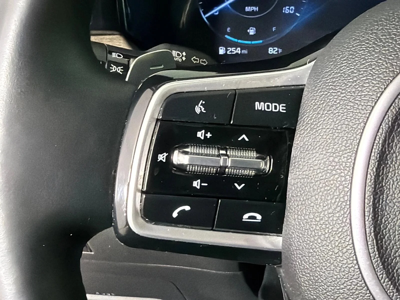 Used 2021 White Kia SX Prestige X-Line image 27