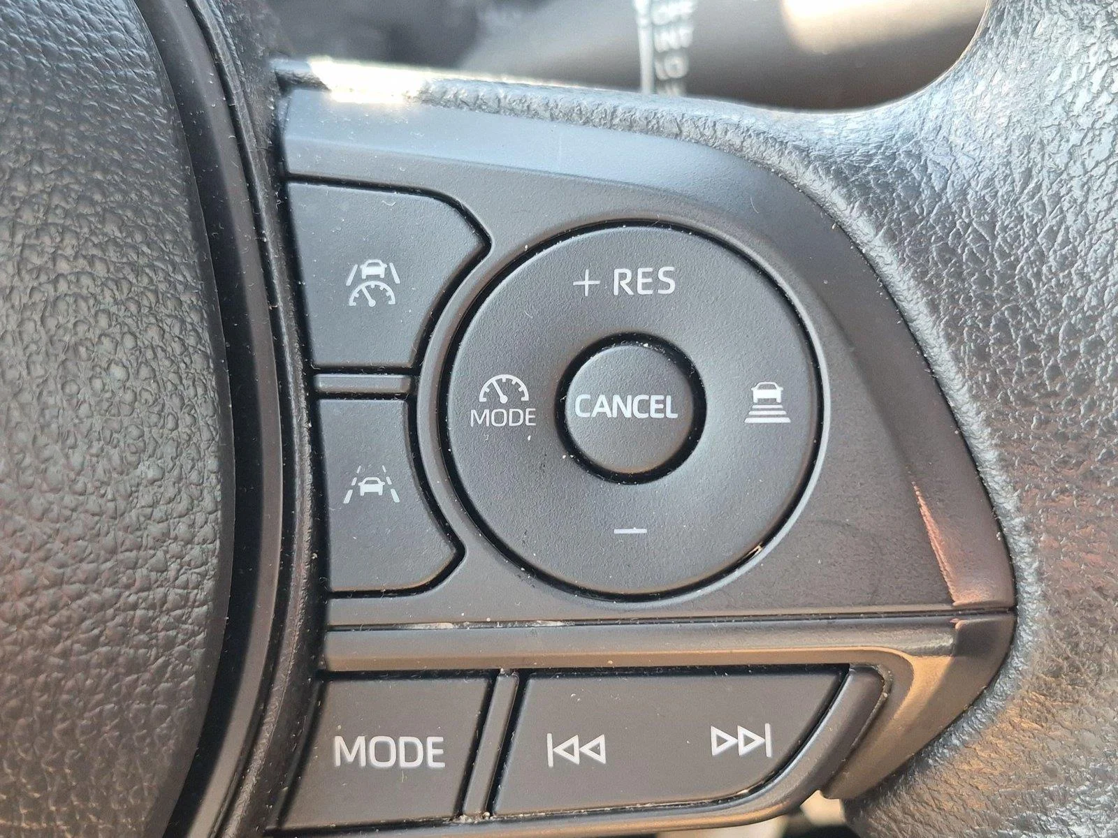 Used 2025 Underground Toyota LE image 20