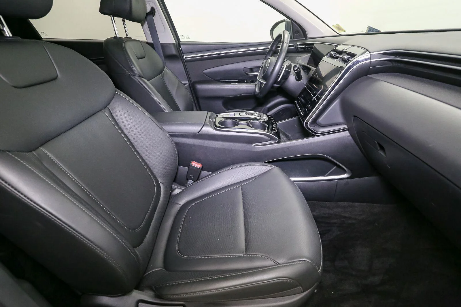 Used 2023 Amazon Gray Hyundai SEL Convenience image 21