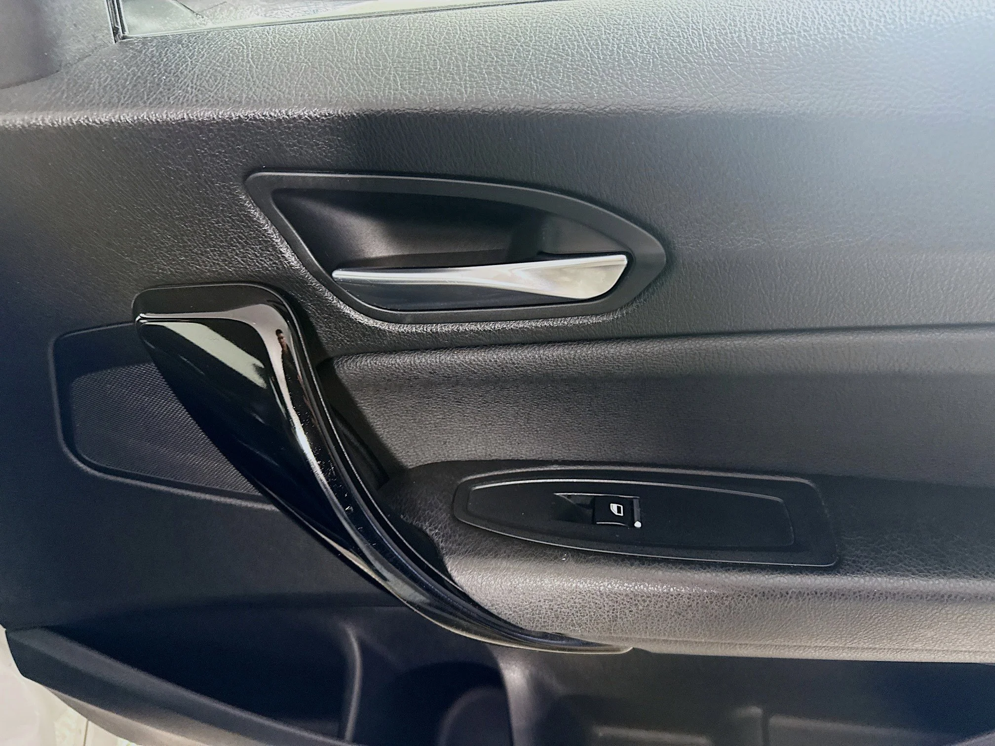Used 2019 Alpine White BMW 230i image 25