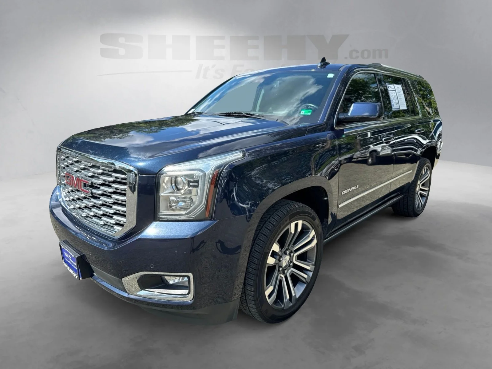 Used 2020 Dark Sapphire Blue GMC Denali image 16