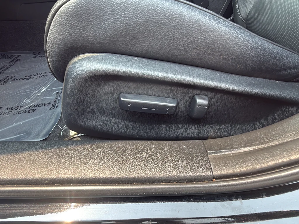 Certified Used 2020 Black Honda EX-L image 18