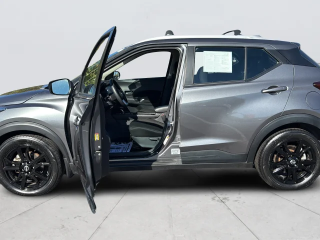 Used 2024 Gray Nissan SV image 40