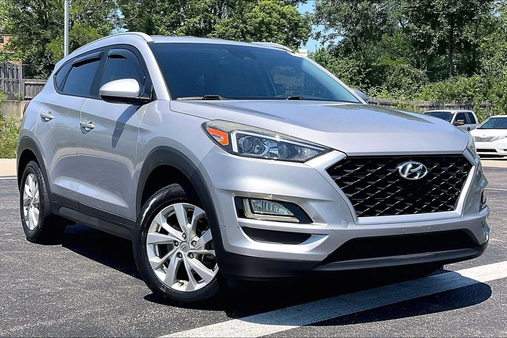 Used 2020 Silver Hyundai Value image 33