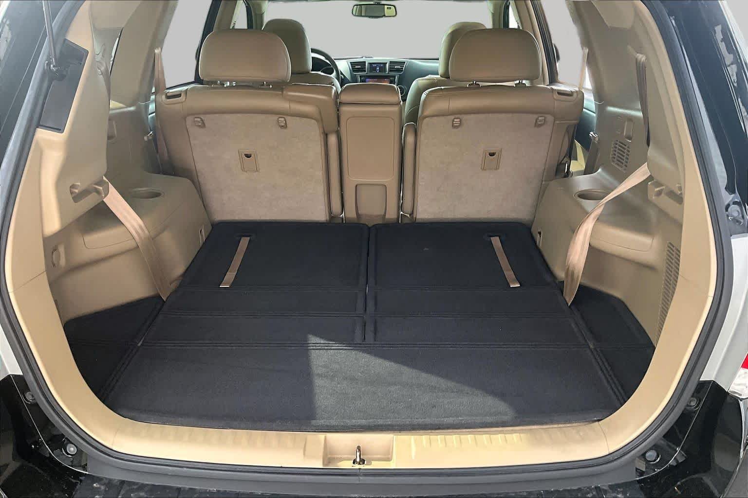 Used 2013 Black Toyota SE image 34