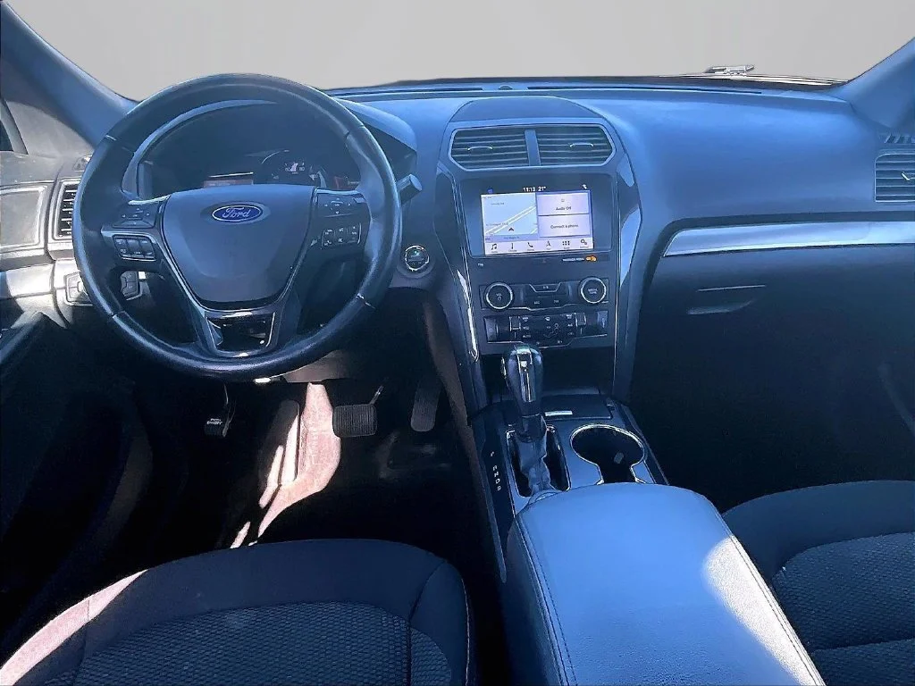 Used 2019 White Ford XLT image 17