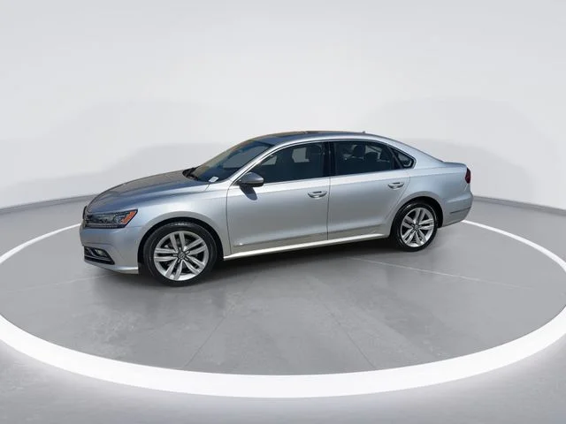 Used 2017 Silver Volkswagen SEL Premium image 3