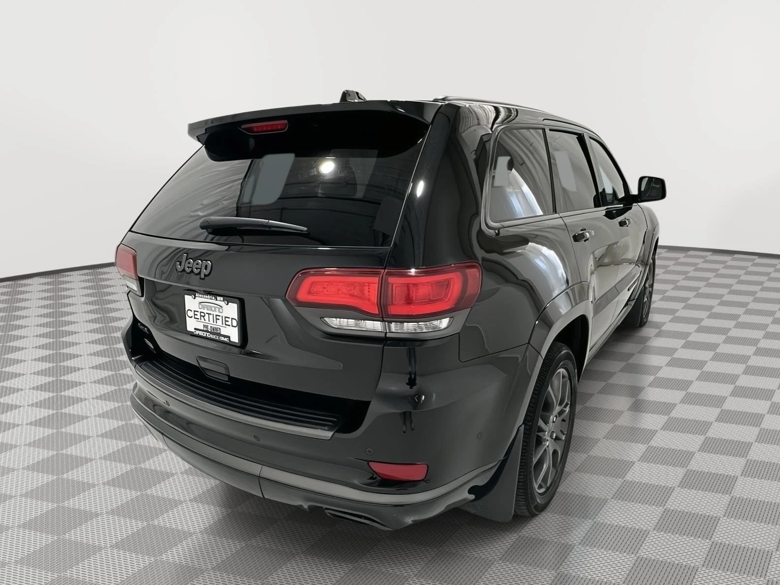 Used 2021 Diamond Black Crystal Pearl Jeep Overland image 5