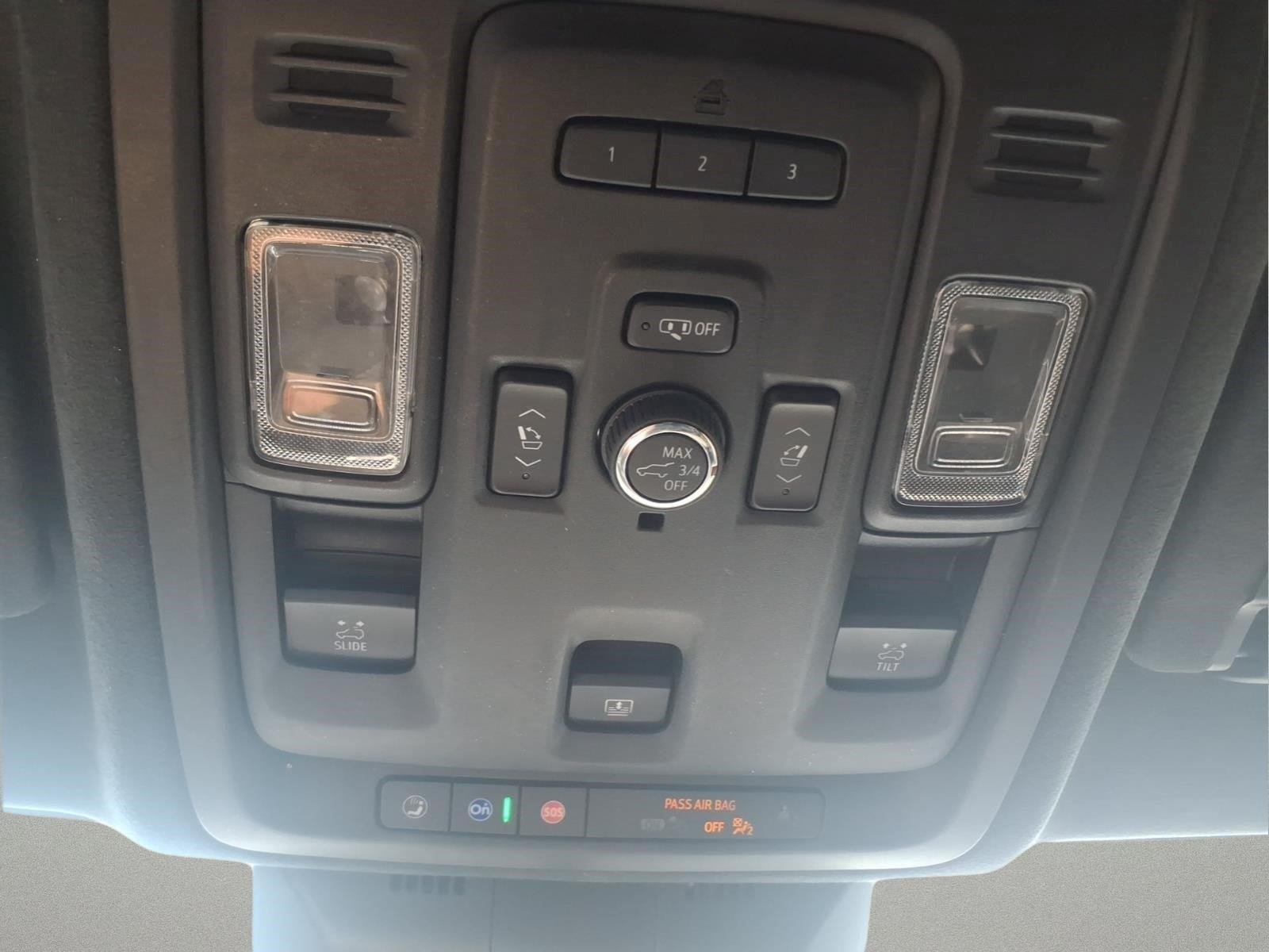 Used 2021 CRYSTAL WHITE TRICOAT Cadillac Sport Platinum image 30