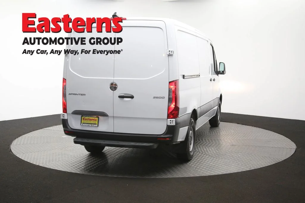 Used 2019 White Freightliner Base image 34