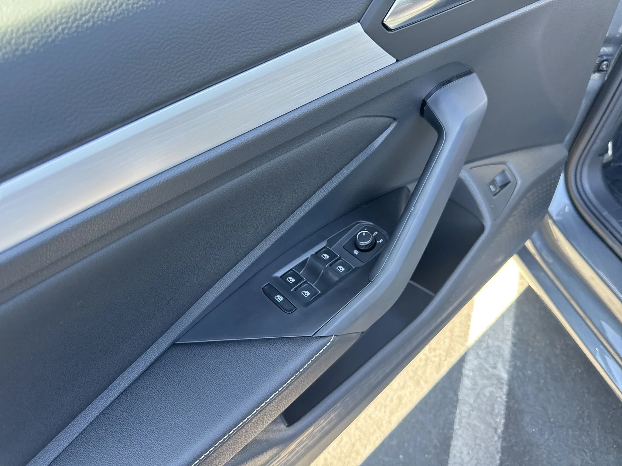 New 2027 Platinum Gray Metallic Volkswagen Sport image 12