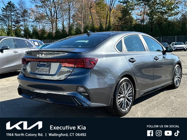 2022 Kia Forte GT-Line photo 2