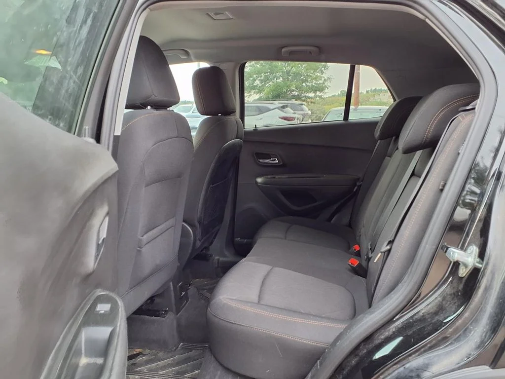 Used 2017 Black Chevrolet LT image 9
