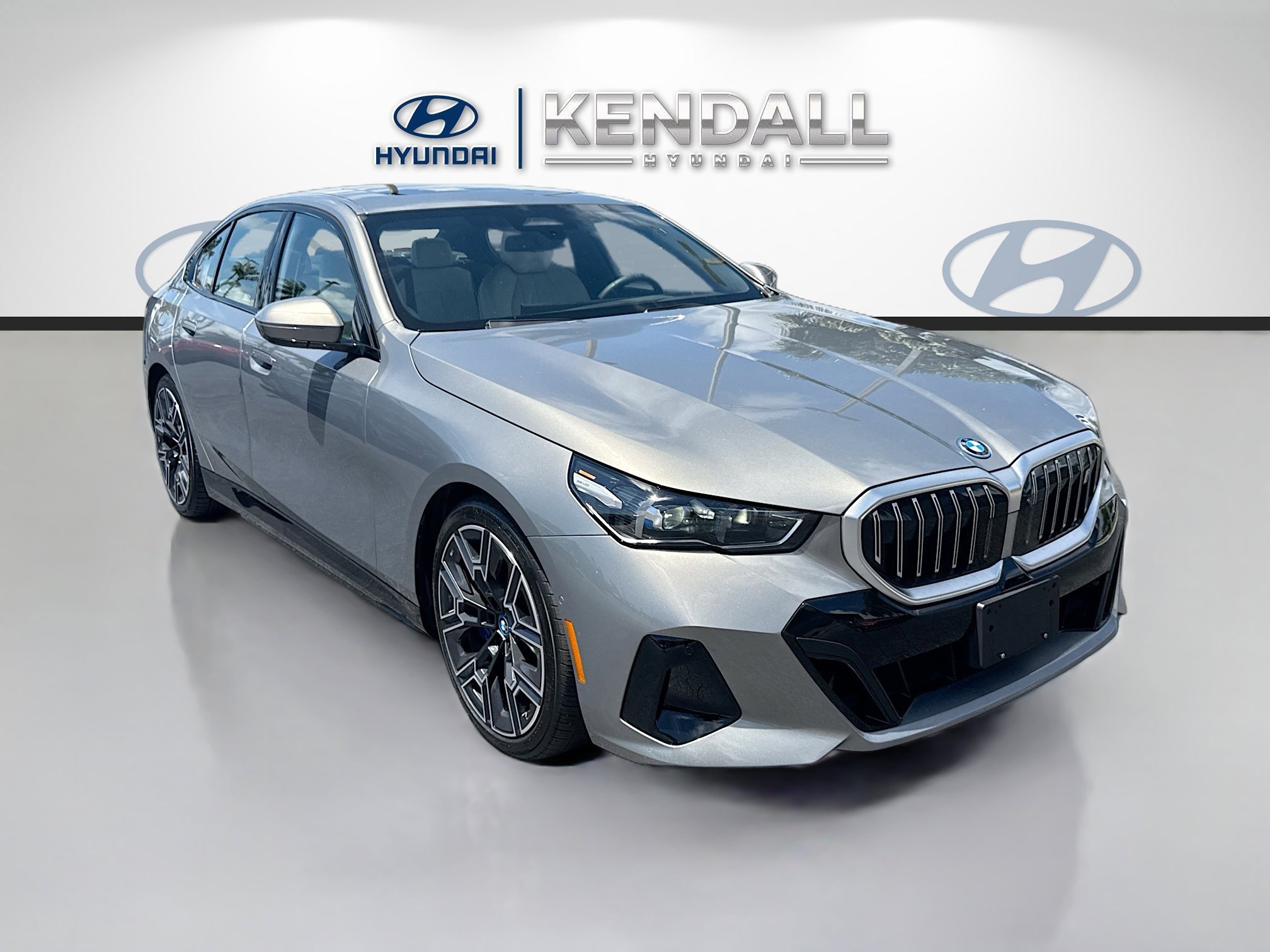 2025 BMW i5 xDrive40 Sedan's photo