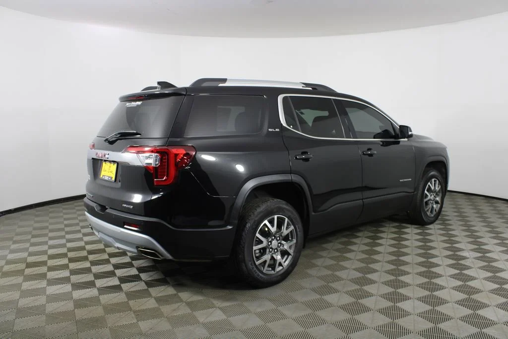 Used 2023 Ebony Twilight Metallic GMC SLE image 5