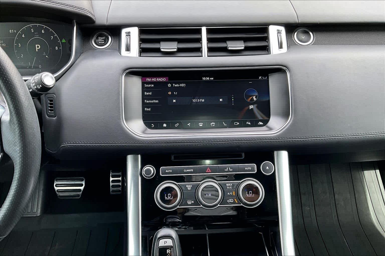 Used 2017 Santorini Black Land Rover HSE Dynamic image 7