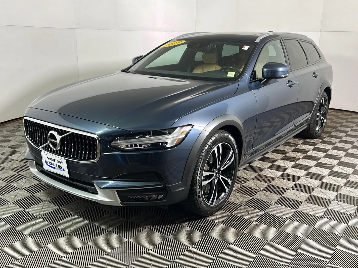 Used 2019 Denim Blue Metallic Volvo T5 image 12