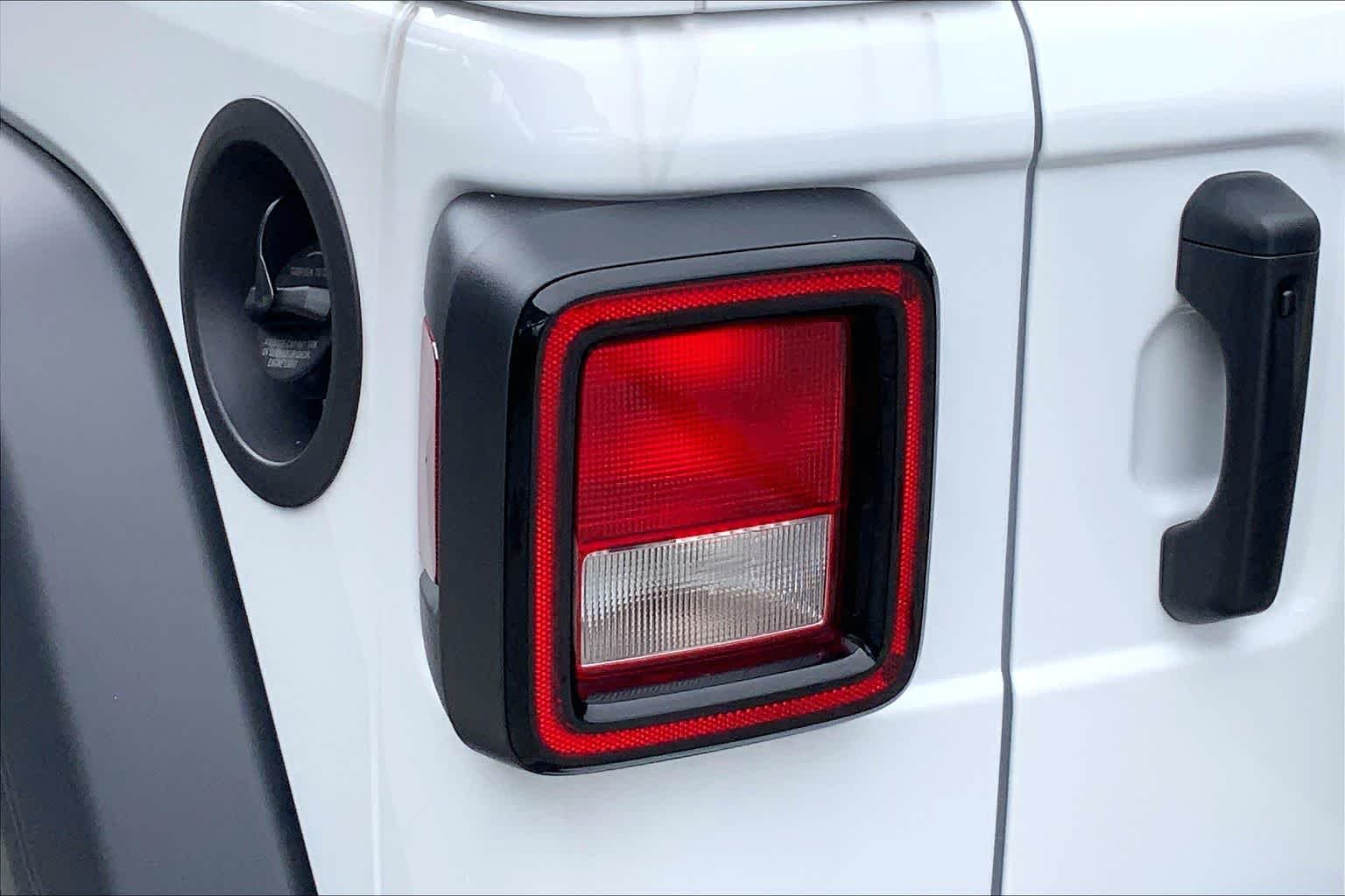New 2026 Bright White Clear-Coat Exterior Paint Jeep Sport S image 12
