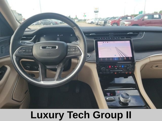 Used 2022 Velvet Jeep Limited image 4