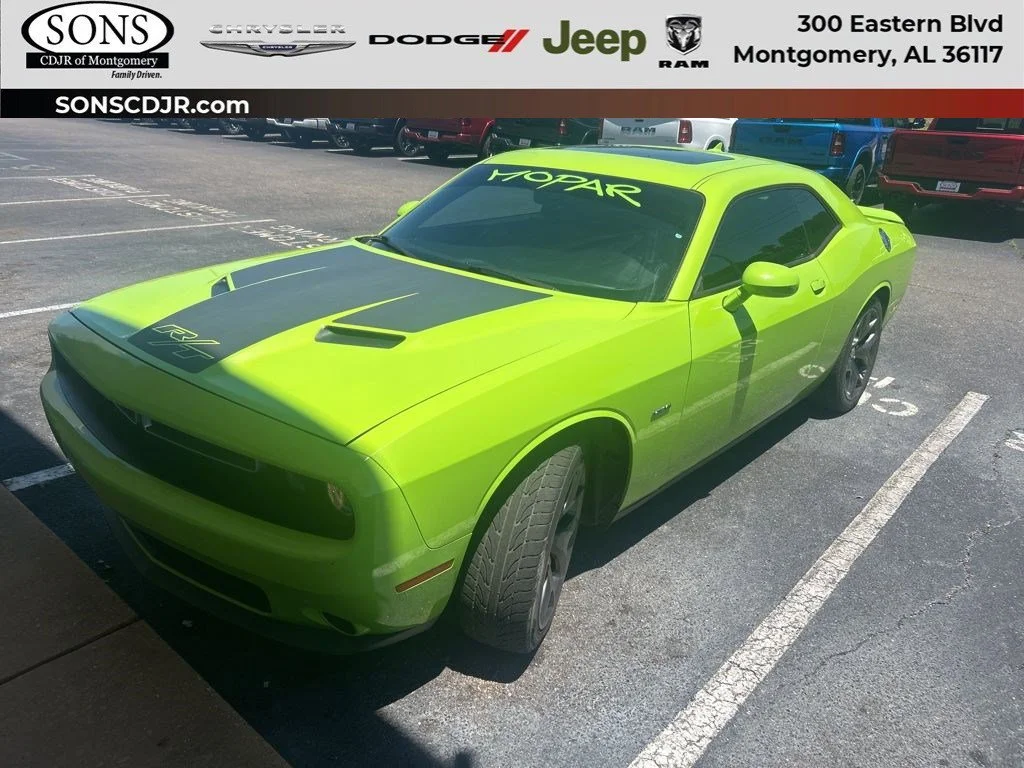2015 Dodge Challenger R/T Plus's photo