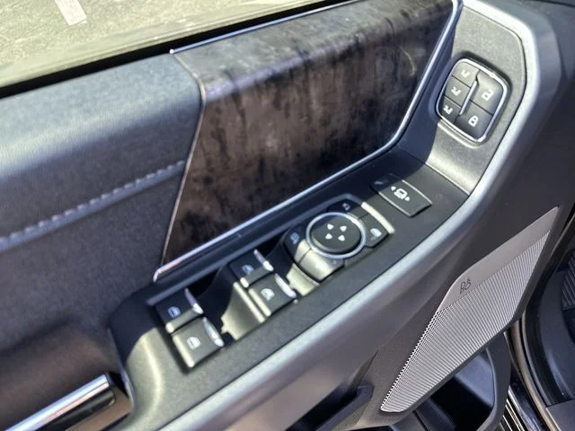 Used 2024 Black Ford  image 17