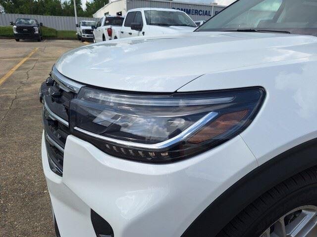 New 2026 Star White Metallic Tri-Coat Ford Active image 24