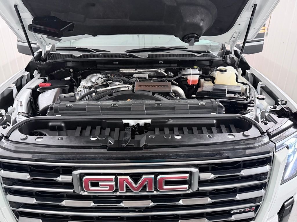 Used 2024 White GMC AT4 image 58