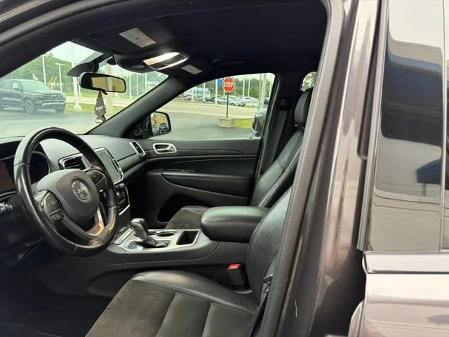 Used 2021 Gray Jeep Laredo X 4x4 image 2