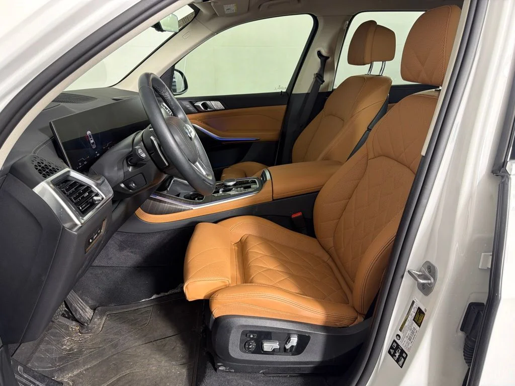 Certified Used 2026 Alpine White BMW xDrive40i image 20