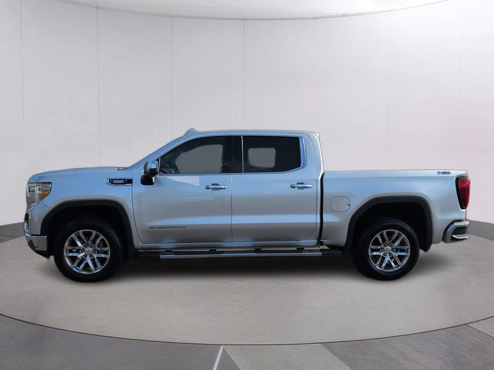 Used 2022 QUICKSILVER METALLIC GMC SLT image 2