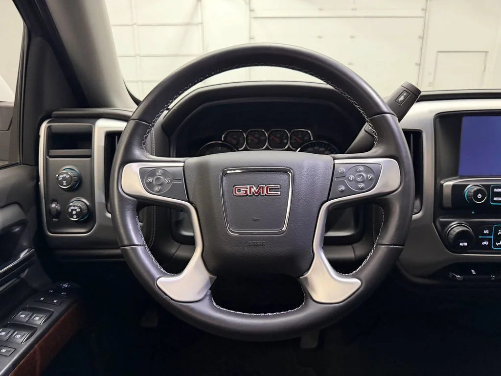 Used 2018 Summit White GMC SLE image 26