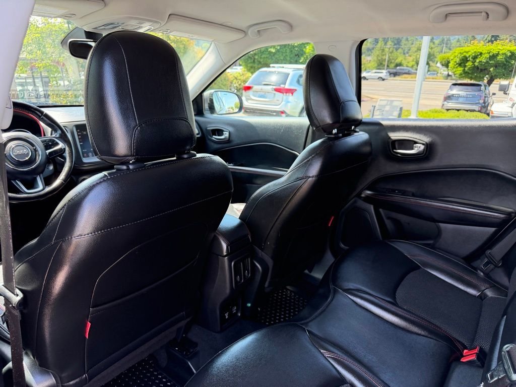 Used 2020 Silver Jeep Trailhawk image 30