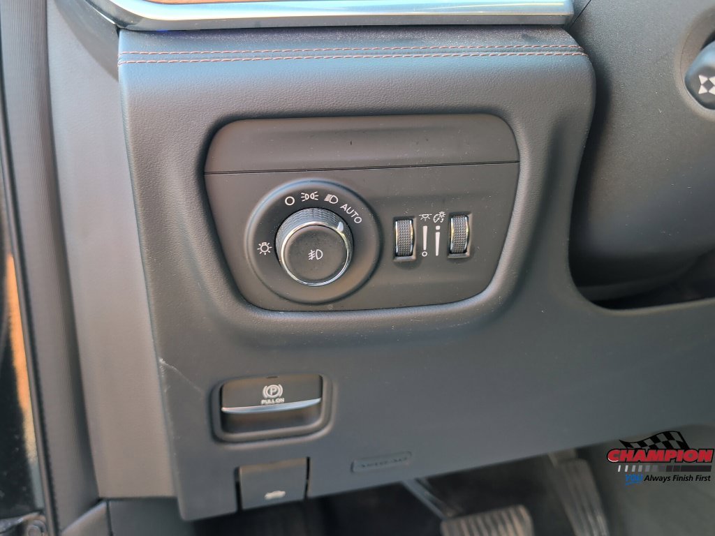 Used 2023 Black Jeep Summit image 21