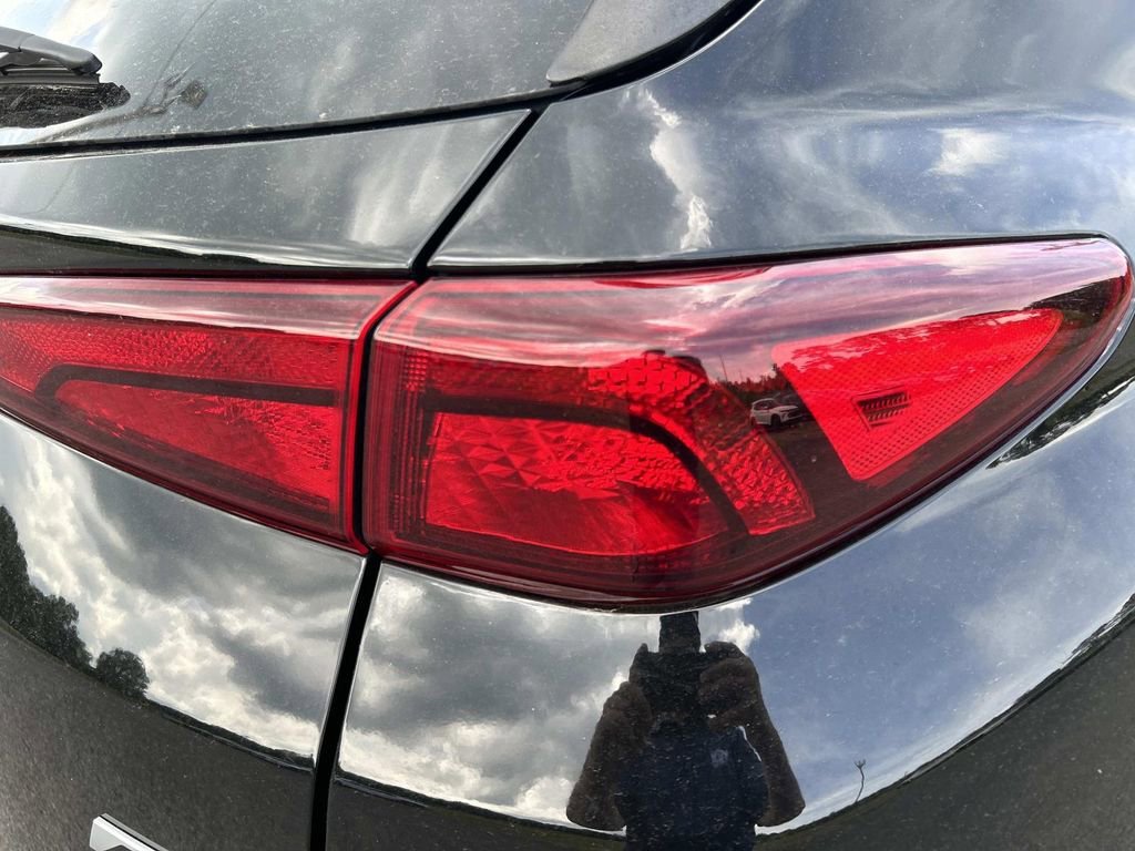 Used 2022 Ultra Black Hyundai SEL image 11