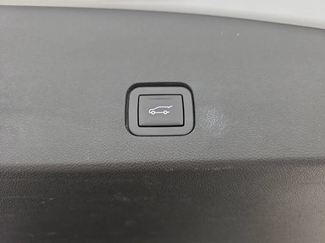 Used 2020 CRYSTAL WHITE TRICOAT Cadillac AWD Sport image 33