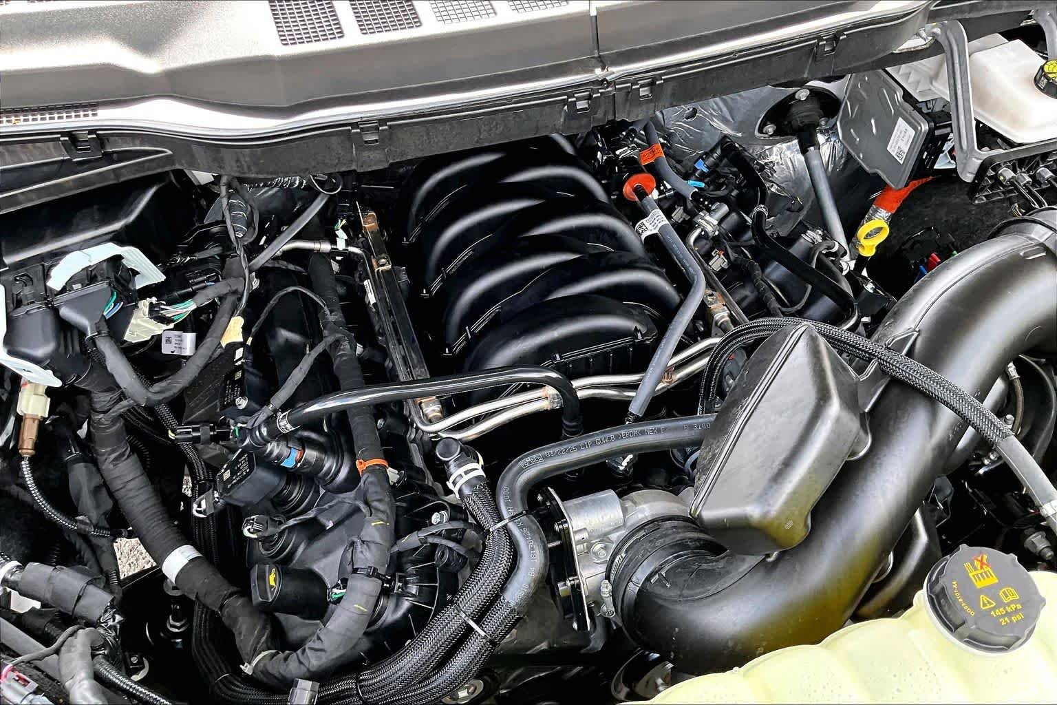 Used 2025 Oxford White Ford LARIAT image 35