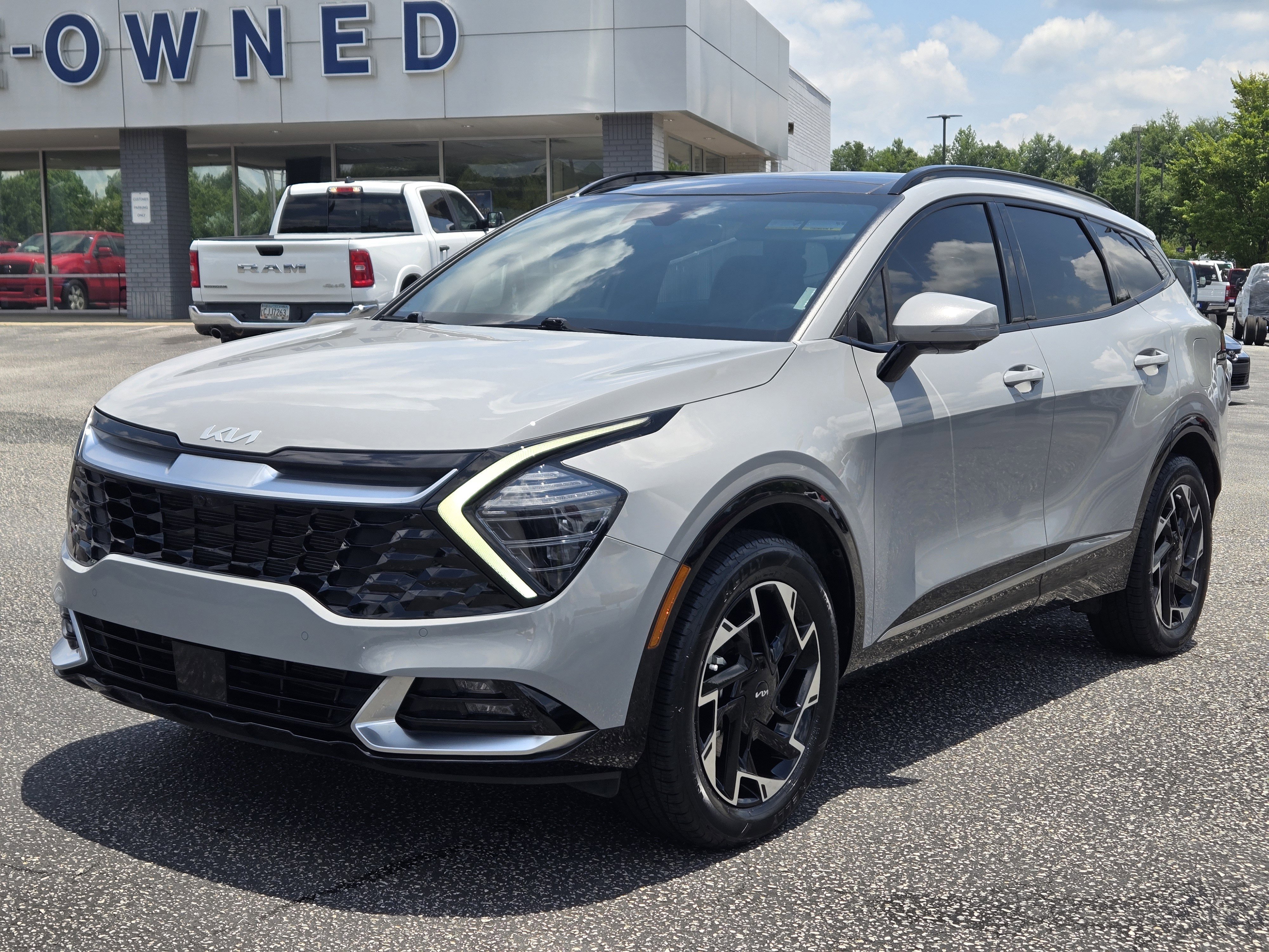 Certified Used 2023 Wolf Gray Kia SX-Prestige image 2