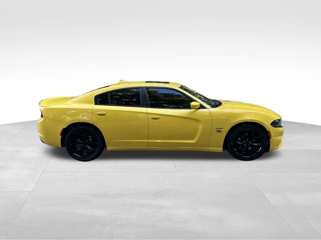 Used 2017 Yellow Dodge R/T image 7