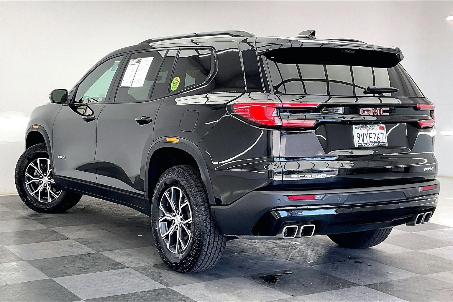 2026 GMC Acadia AT4 - Photo 10