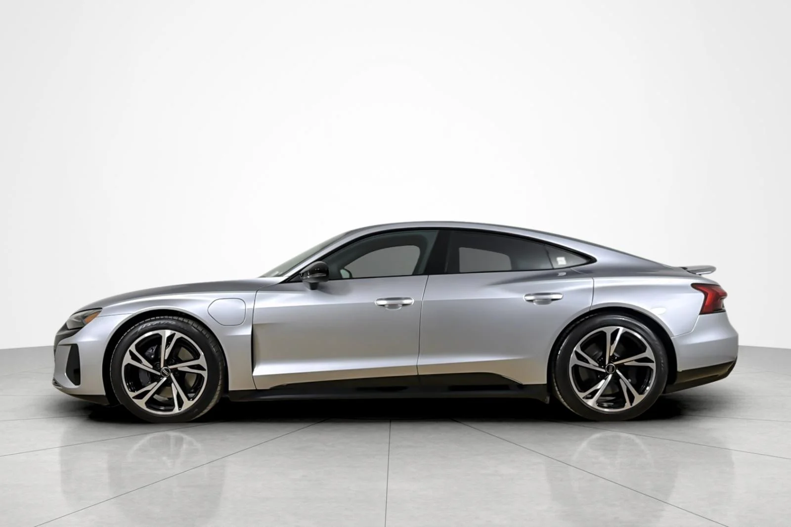 Used 2024 Florett Silver Metallic Audi Premium Plus quattro image 2