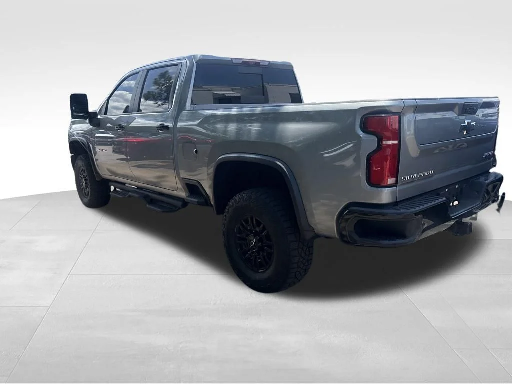 Used 2025 Gray Chevrolet ZR2 image 10
