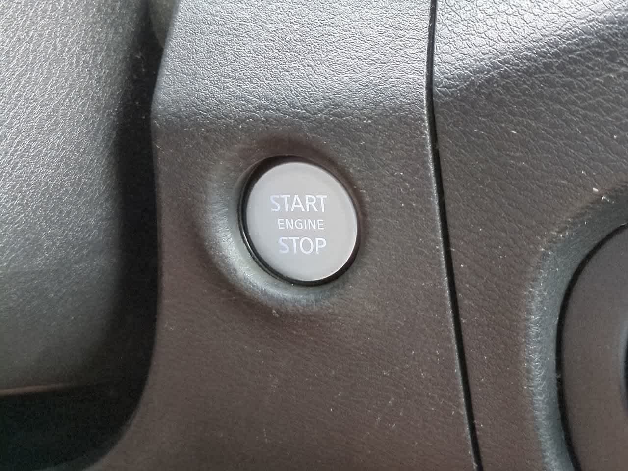 Used 2022 Glacier White Nissan SV image 26
