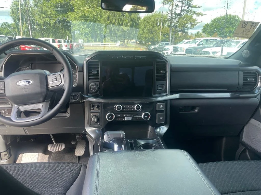 Used 2023 Gray Metallic Ford XLT image 9